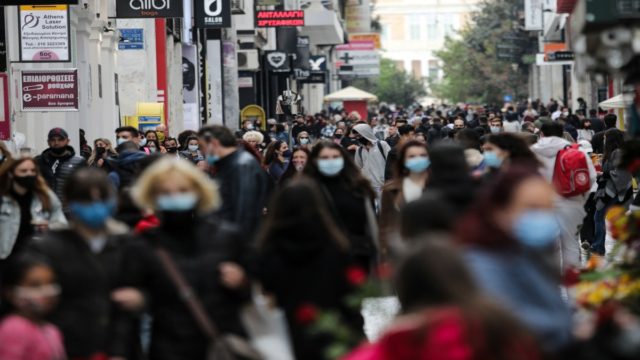 Κορωνοϊός: Βγήκατε θετικοί μετά την αναμνηστική δόση; Από τι είναι πιθανότερο να μολυνθήκατε