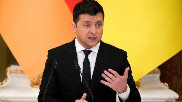 Ζελένσκι: Ενημερώθηκα ότι την Τετάρτη θα γίνει η ρωσική εισβολή στην Ουκρανία – 130.000 στρατιώτες στα σύνορα έστειλε ο Πούτιν