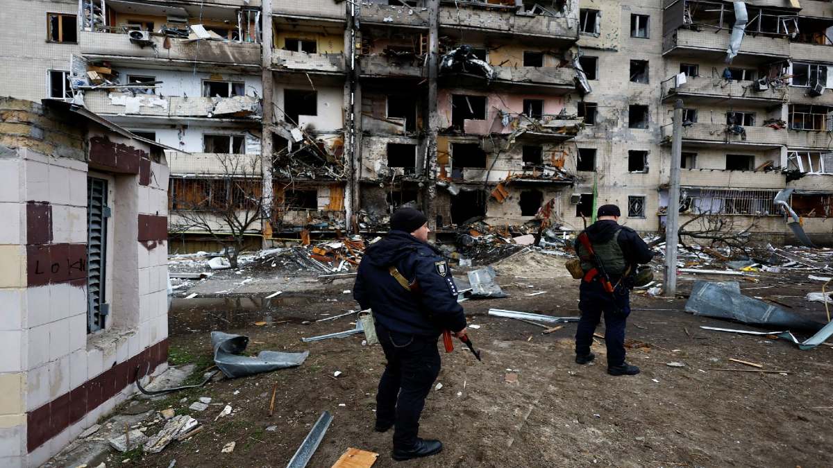 Πόλεμος στην Ουκρανία: Σφίγγει ο κλοιός στο Κίεβο – Απροσπέλαστο το κέντρο της Οδησσού (video)