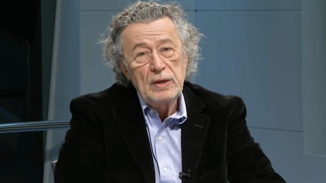 Σάλος με την ανάρτηση του Μάκη Τριανταφυλλόπουλου: «Από τη Ρωσία με αγάπη!» (video)