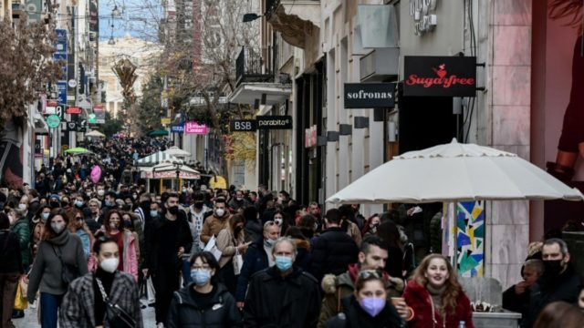 Κορωνοϊός: Η μέρα που θα καταργηθούν όλα τα μέτρα κατά της πανδημίας – Το σχέδιο της κυβέρνησης για τα πιστοποιητικά εμβολιασμού (video)