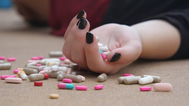 Τραγικό περιστατικό στα Χανιά: Ανήλικη πήρε χάπια για να αυτοκτονήσει, ενώ μιλούσε online με φίλες της