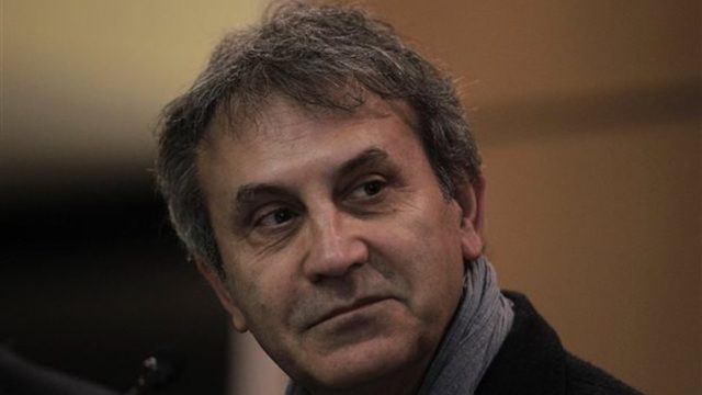 Γιώργος Νταλάρας: Αυτό είναι το πραγματικό του επίθετο – Το άλλαξε επίσημα στα 18 του
