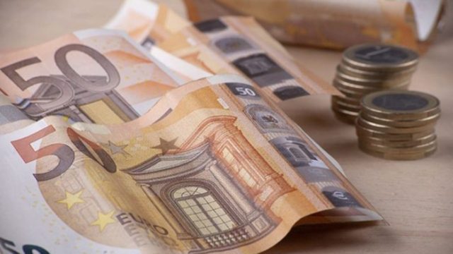 Έκτακτο Δώρο Πάσχα 2022: Ποιοι χάνουν τα 200 ευρώ και ποιοι παίρνουν διπλό επίδομα