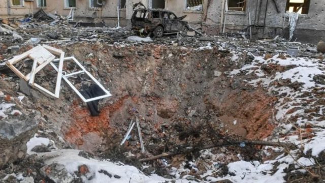 Πόλεμος στην Ουκρανία: Οι ρωσικές δυνάμεις έχουν περικυκλώσει την πόλη Τσερνίχιφ –  Οι κάτοικοι έχουν παγιδευτεί χωρίς ρεύμα, θέρμανση και νερό