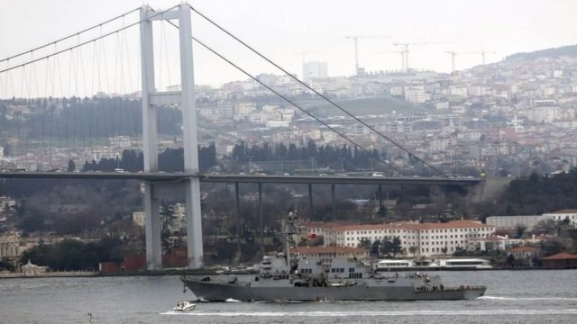 Πόλεμος στην Ουκρανία: «Μπλόκο» της Τουρκίας στον ρωσικό στόλο – Δε θα περνούν πολεμικά πλοία του Πούτιν από τα Στενά του Βοσπόρου