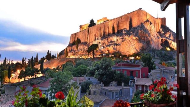 7 μαγαζιά για να απολαύσεις τον καφέ σου με θέα την Ακρόπολη