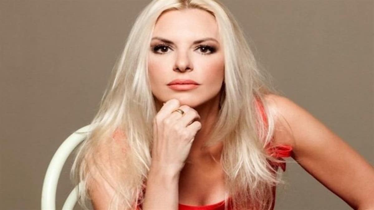 Αυτή είναι η άγνωστη κούκλα αδερφή της Αννίτας Πάνια