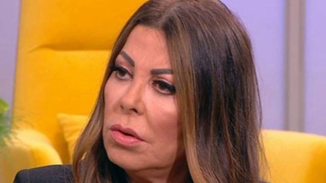 Τον έδωσε «στεγνά» η Άντζελα Δημητρίου: «Με απάτησε με μία λουλουδού του ελέους – Έσπασα όλο το σπίτι»