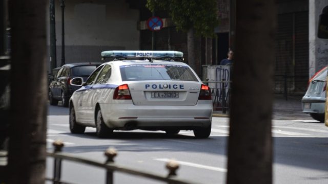 Αναστάτωση στο κέντρο της Αθήνας: Εντοπίστηκε ύποπτη βαλίτσα στο Μοναστηράκι