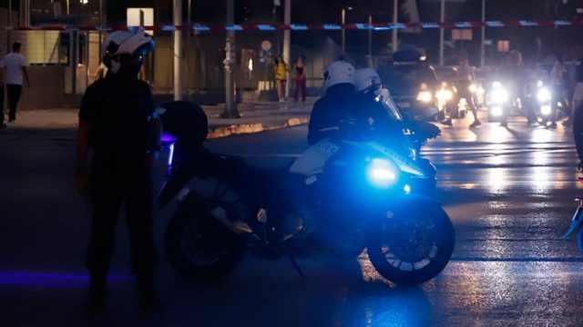 «Μπράβο ρε μάγκες το σώσαμε»: Η συγκλονιστική περιγραφή αστυνομικών για τη διάσωση βρέφους από πνιγμό