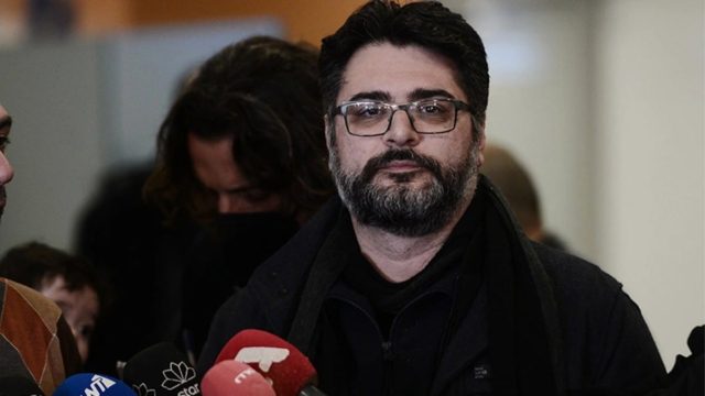 Έφτασε στην Αθήνα ο Έλληνας πρόξενος της Μαριούπολης – Οι συγκλονιστικές δηλώσεις του