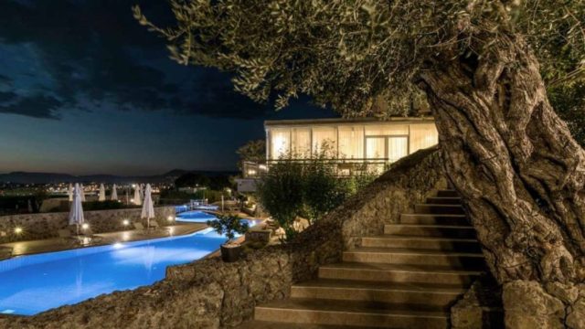 Πάσχα στην Κέρκυρα, Πάσχα στο Divani Corfu Palace