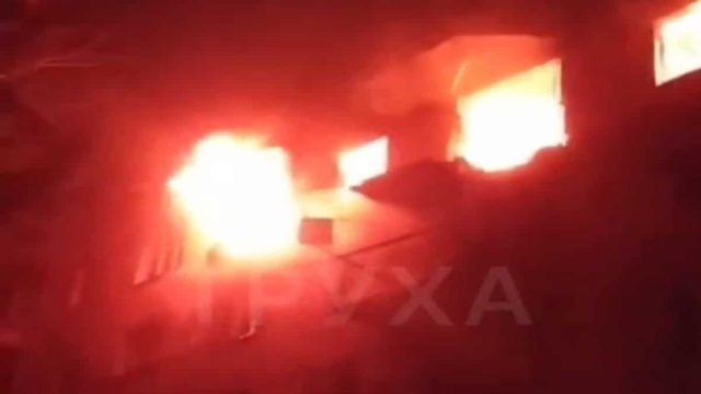 Πόλεμος στην Ουκρανία: Βομβαρδισμός και φωτιά κοντά στην περιοχή του Ινστιτούτου Φυσικής στο Χάρκοβο