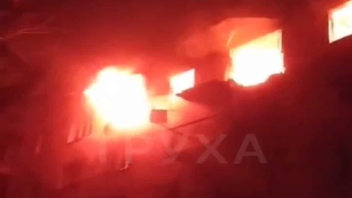 Πόλεμος στην Ουκρανία: Βομβαρδισμός και φωτιά κοντά στην περιοχή του Ινστιτούτου Φυσικής στο Χάρκοβο