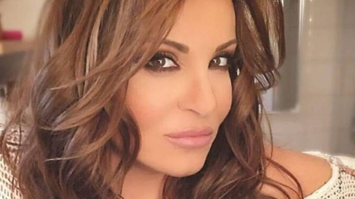 Βίντεο βόμβα: Η Ναταλία Γερμανού και τα παθιασμένα φιλιά στο στόμα με νεαρό πολιτικό!