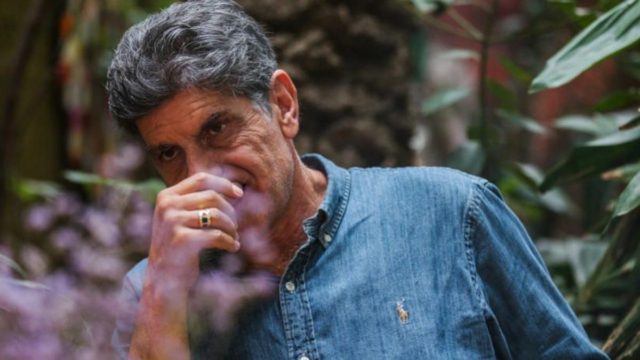 «Είναι γελοίοι…» – Πυρ και μανία ο Γιάννης Μπέζος