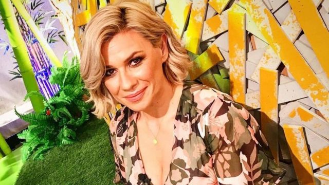 Κάνεις πλάκα: Αυτό είναι το αληθινό πρόσωπο της Κατερίνας Καραβάτου – Δίχως ίχνος μακιγιάζ