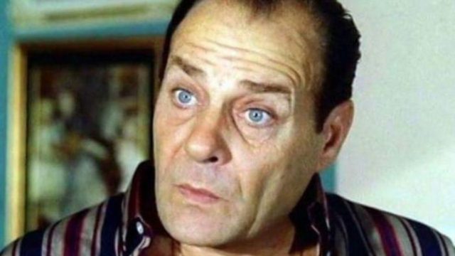 Η άγνωστη “παραξενιά” του Λάμπρου Κωνσταντάρα – Το “κόλλημα” που λίγοι γνώριζαν