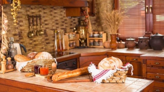 Ο λόγος που δεν πρέπει να αφήνεις το ψωμί στον πάγκο της κουζίνας – Δεν είναι τα μυρμήγκια!