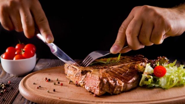 Μήπως ήρθε η ώρα; Αυτό θα συμβεί στο σώμα σου αν δεν φας καθόλου κρέας για έναν χρόνο!