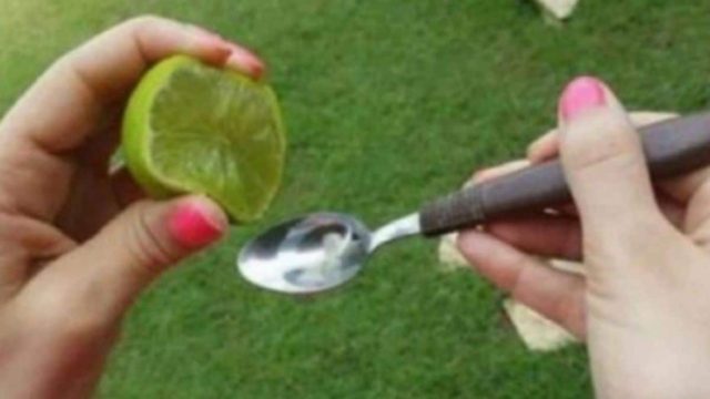 Στύψτε λεμόνι μέσα σε λάδι και πιείτε το – Το αποτέλεσμα θα σας συνεπάρει!