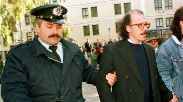 Ματθαίος Μονσελάς: Ο παρκαδόρος που έγινε «δολοφόνος κατά παραγγελία» – Η ζωή στις σπηλιές του Φιλοπάππου μετά την αποφυλάκιση