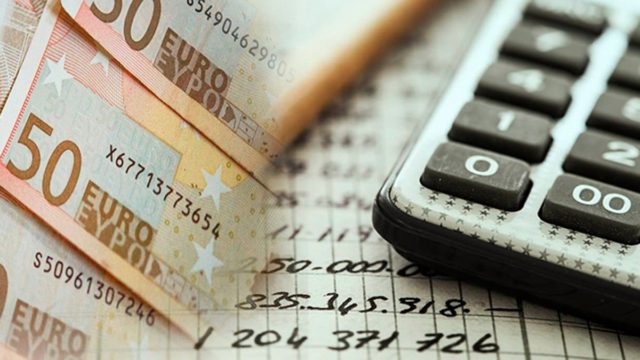 Μέτρα στήριξης: 1,12 δισ. ευρώ για νοικοκυριά και επιχειρήσεις
