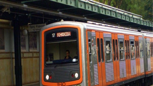 Θρίλερ στο κέντρο της Αθήνας: Άτομο έπεσε στις ράγες του ΗΣΑΠ – Διακοπή δρομολογίων