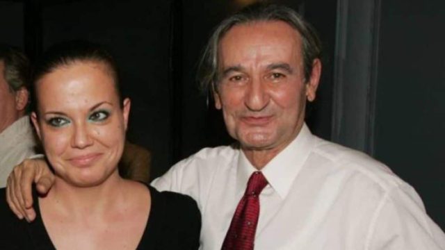 «Αν ήξερε ο πατέρας μου… Έχω βιαστεί από…»: Σοκαριστική αποκάλυψη από την κόρη του Σωτήρη Μουστάκα, Αλεξία