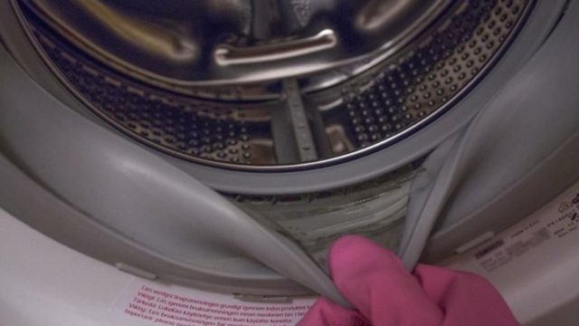 Το πλυντήριό σας είναι γεμάτο μούχλα; Αφαιρέστε την εύκολα με αυτό το πανέξυπνο κόλπο!