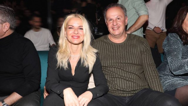 Τρελά ερωτευμένη μετά από 15 χρόνια γάμου η Μαρία Μπεκατώρου: Οι τρυφερές στιγμές με τον Αντώνη Αλεβιζόπουλο