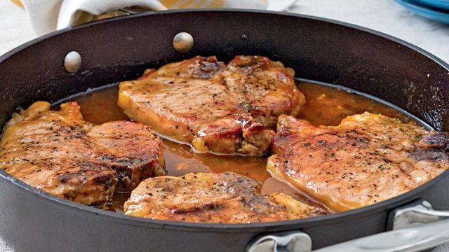 Με αυτή τη συνταγή οι μπριζόλες φούρνου θα γίνουν… σαν να τις βγάλατε από τα κάρβουνα