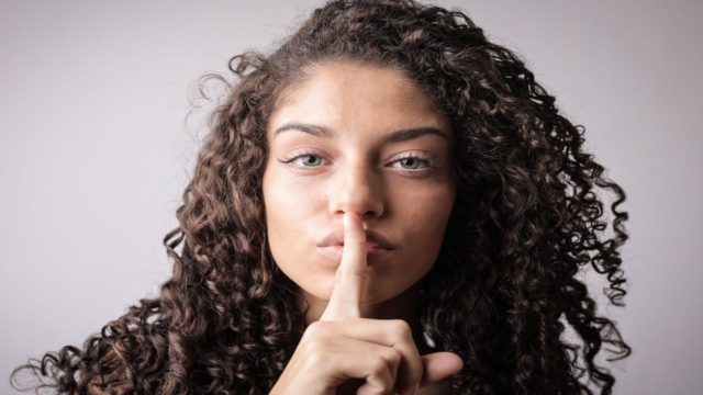 Δεν τα λένε “ούτε του Παπά”: Αυτά τα ζώδια δεν αποκαλύπτουν ποτέ τα μυστικά τους