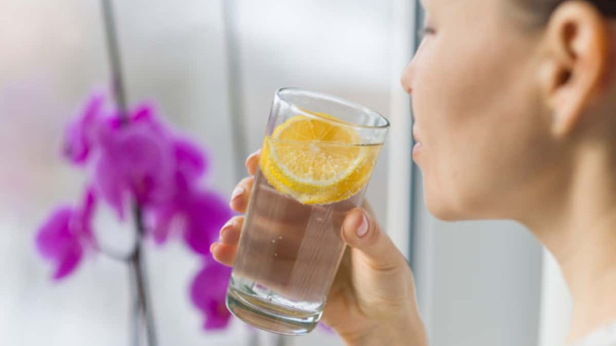 Πίνετε ζεστό νερό με λεμόνι το πρωί; Τότε αυτά τα 7 πράγματα θα σας συμβούν