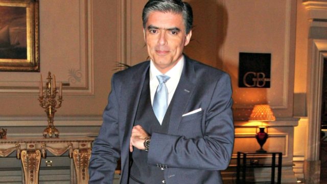 Δεν είναι μοναχοπαίδι: Αυτή είναι η κούκλα αδελφή του Νίκου Ευαγγελάτου (photos)