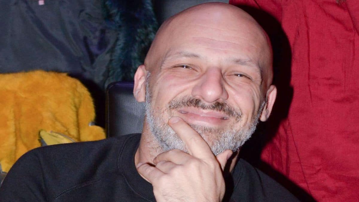 Χαμός με τον Νίκο Μουτσινά: Στην φόρα οι έξαλλοι χοροί με σειρά από αιθέριες παρουσίες