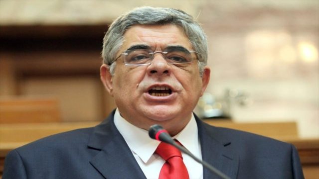 Δύσκολες ώρες για τον Νίκο Μιχαλολιάκο – Διασωληνώθηκε με κορωνοϊό