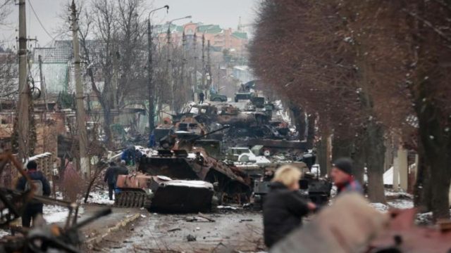 Πόλεμος στην Ουκρανία: Σπαρακτικές εικόνες – Η Ρωσία έριξε υπερηχητικούς πυραύλους για πρώτη φορά