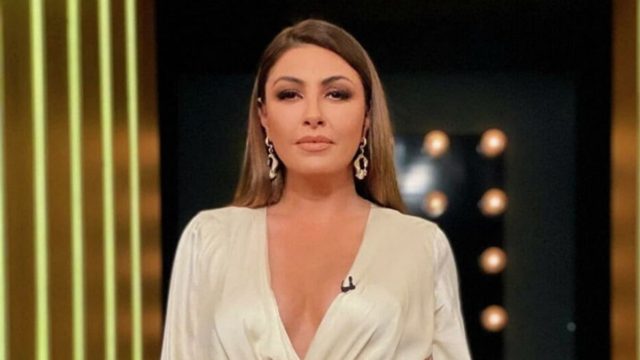 Έλενα Παπαρίζου: Σοκ με αδημοσίευτη φωτογραφία από τα παιδικά της χρόνια! Τρομάξαμε να την αναγνωρίσουμε!