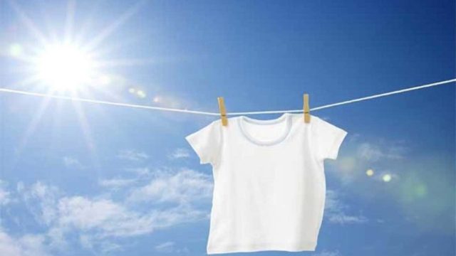Θαυματουργό: Με δύο σταγόνες από αυτό το μείγμα κάντε τα ρούχα σας πιο λευκά από ποτέ!