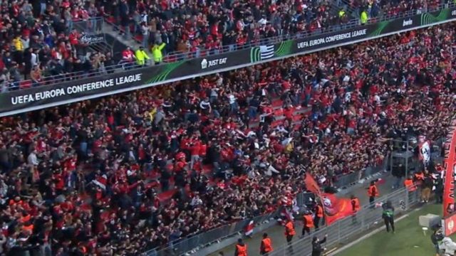 Απίστευτο βίντεο-σοκ: Από του χάρου τα δόντια γλίτωσαν οι οπαδοί της Ρεν – Τι συνέβη στο ματς με την Λέστερ