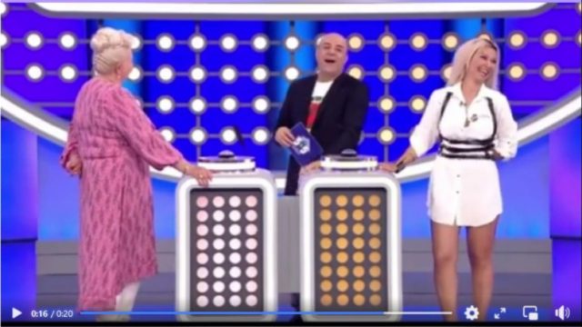 Η ξανθιά… σόκαρε τον Σεφερλή με την απάντηση για τις μπάλες (ΒΙΝΤΕΟ)