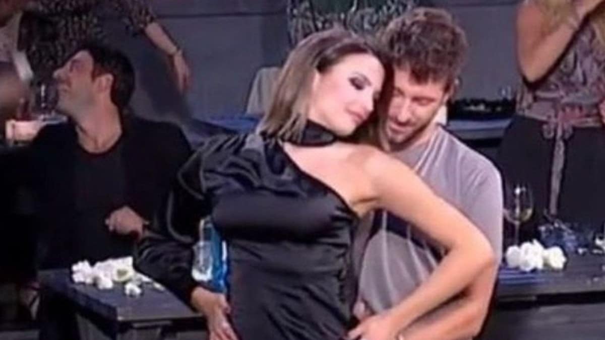 «Στην υγειά μας ρε παιδιά»: Το αισθησιακό τσιφτετέλι της Κατερίνας Λιόλιου – Πάνω από 180.000 προβολές!
