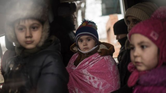 Η φωτογραφία της ημέρας: Ο πόλεμος ζωγραφισμένος στα μάτια μιας αθώας ψυχής…