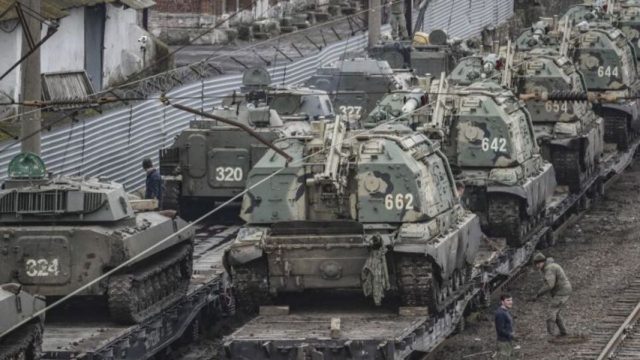 Πόλεμος στην Ουκρανία: Η Ρωσία μετακινεί στρατεύματα από την Άπω Ανατολή πιο κοντά στην Ευρώπη