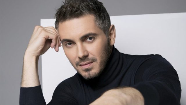 Στο πλευρό πανέμορφης ξανθιάς ο Μιχάλης Χατζηγιάννης μετά τον χωρισμό με τη Ζέτα Μακρυπούλια – Έκανε γνωστό δημόσια ότι…