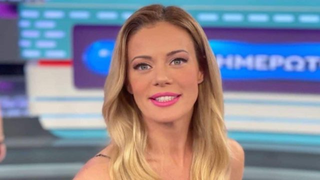 Ζέτα Μακρυπούλια: Το απόλυτο hair trend της σεζόν – Τα αξεσουάρ που κάνουν τη διαφορά
