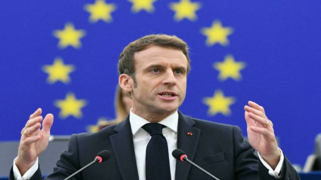 Γαλλικές εκλογές – Exit Polls: Θρίαμβος Εμανουέλ Μακρόν με 58,2 % έναντι της Μαρίν Λεπέν (video)