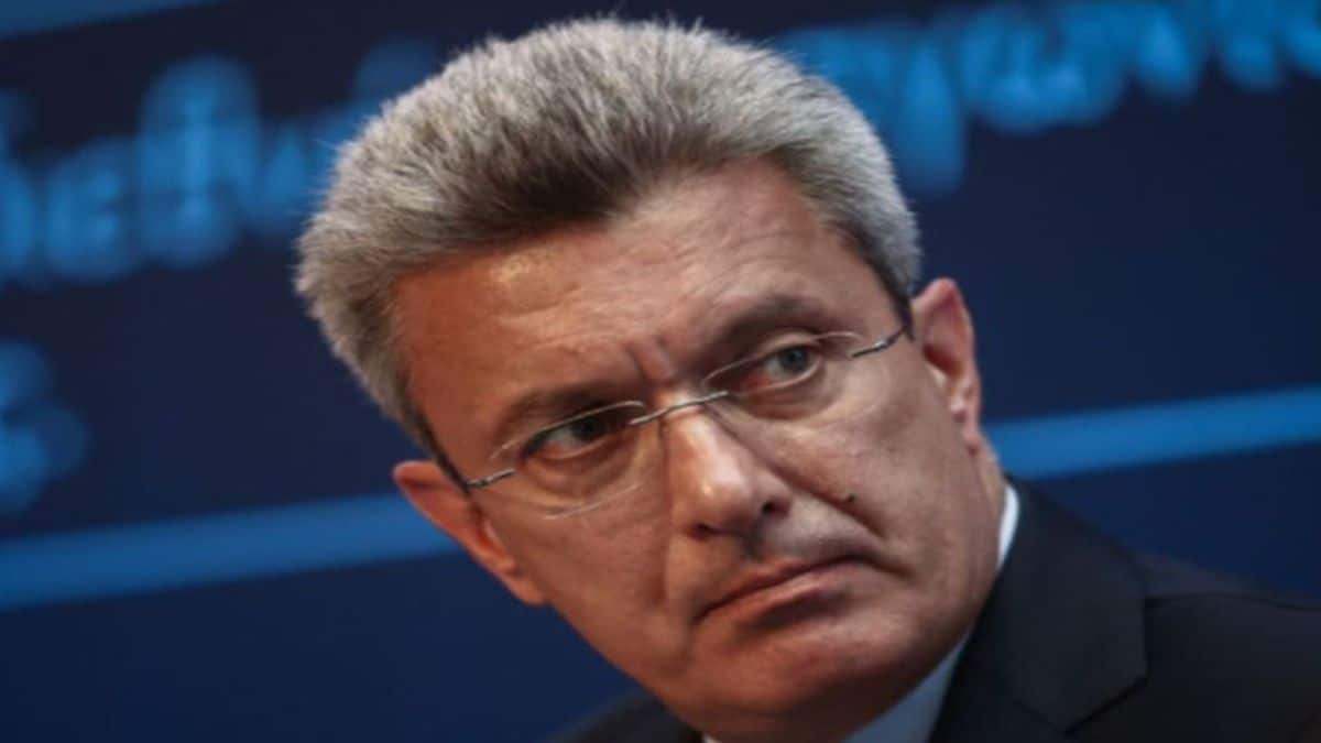 Νίκος Χατζηνικολάου: Έπιασε τη σύζυγό του στη μέση του δρόμου και την…!!! (ΦΩΤΟ)